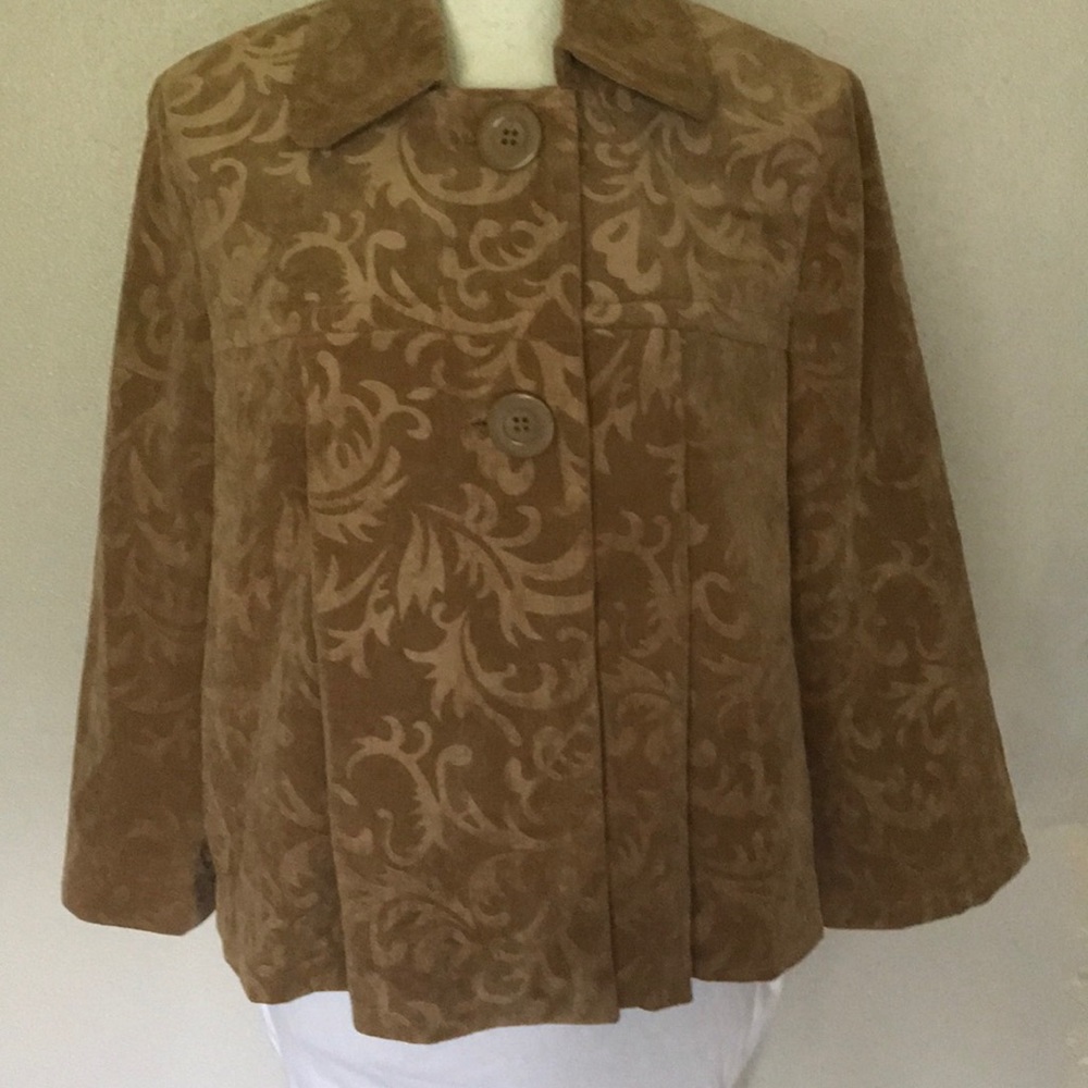 R•Q•T• tan embossed look jacket Size L